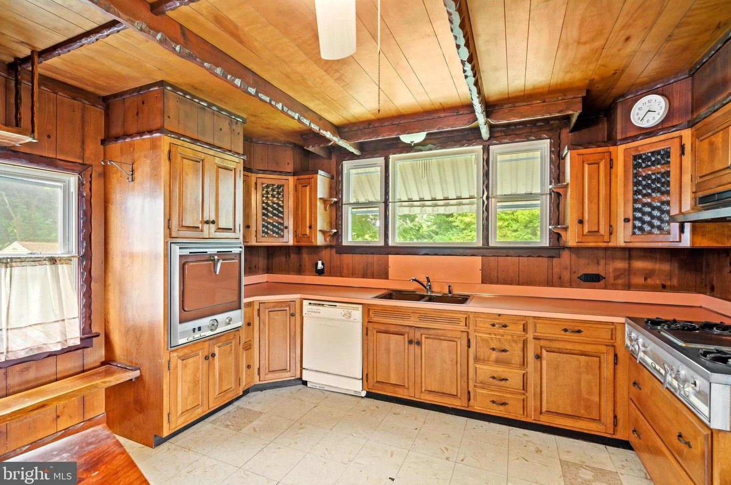 233 Tettemer Ave, Trenton NJ 08610-1521 exterior