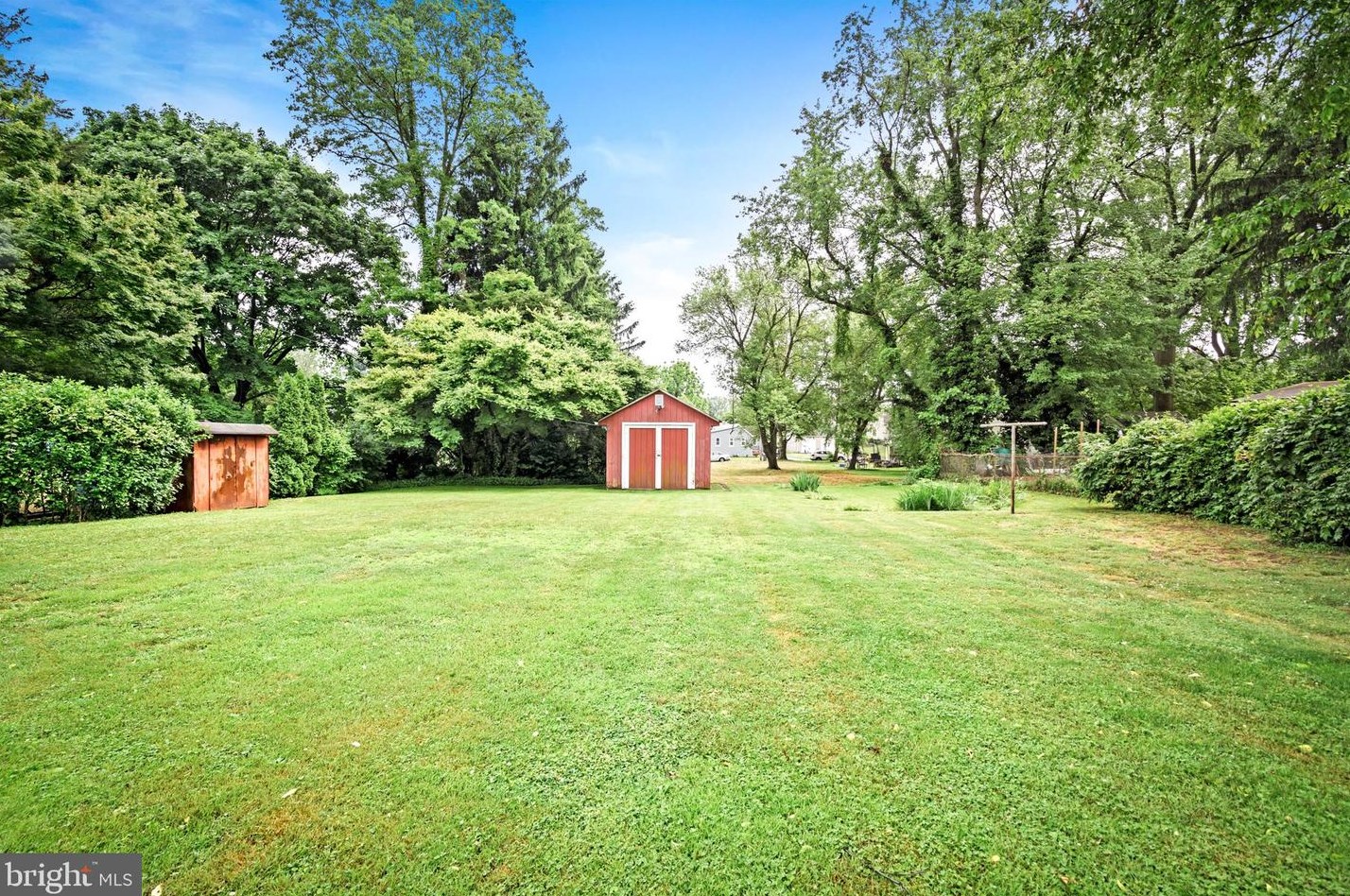 233 Tettemer Ave, Trenton NJ 08610-1521 exterior