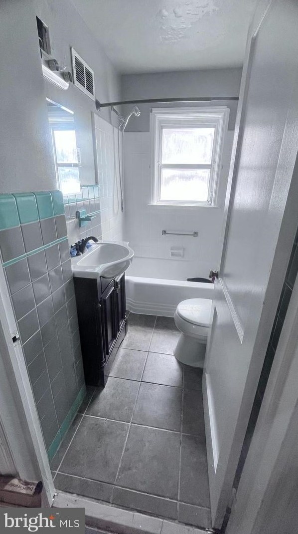 147 Jeremiah Ave, Trenton NJ  08610-6537 exterior