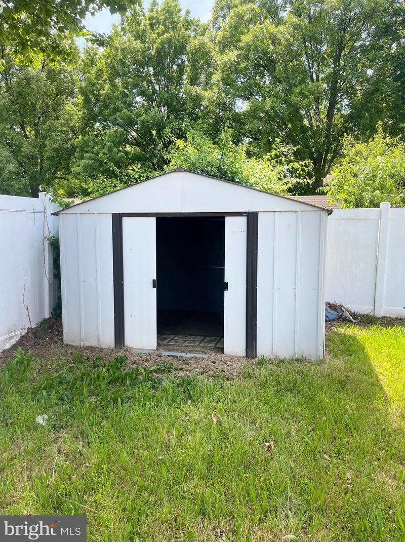 147 Jeremiah Ave, Trenton NJ  08610-6537 exterior