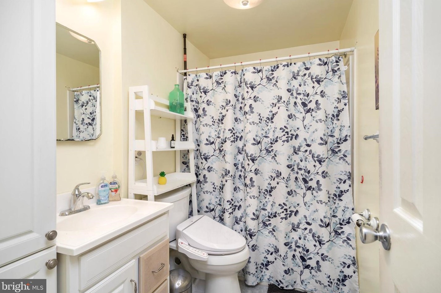 262 Edward Ave, Trenton NJ 08610-3906 exterior