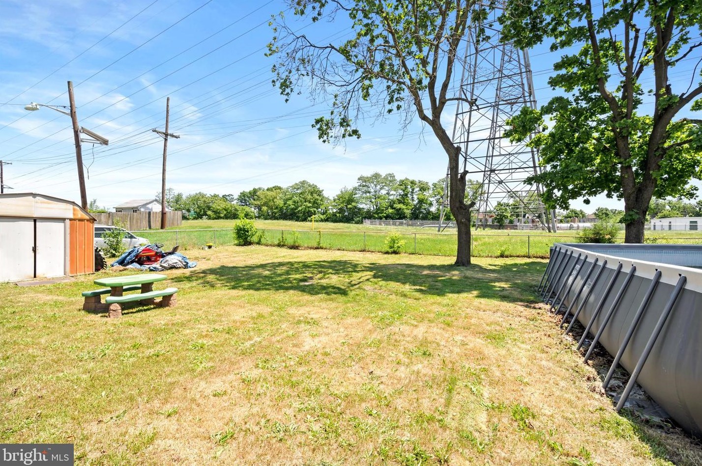 262 Edward Ave, Trenton NJ 08610-3906 exterior