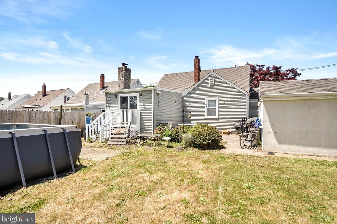 262 Edward Ave, Trenton NJ 08610-3906 exterior