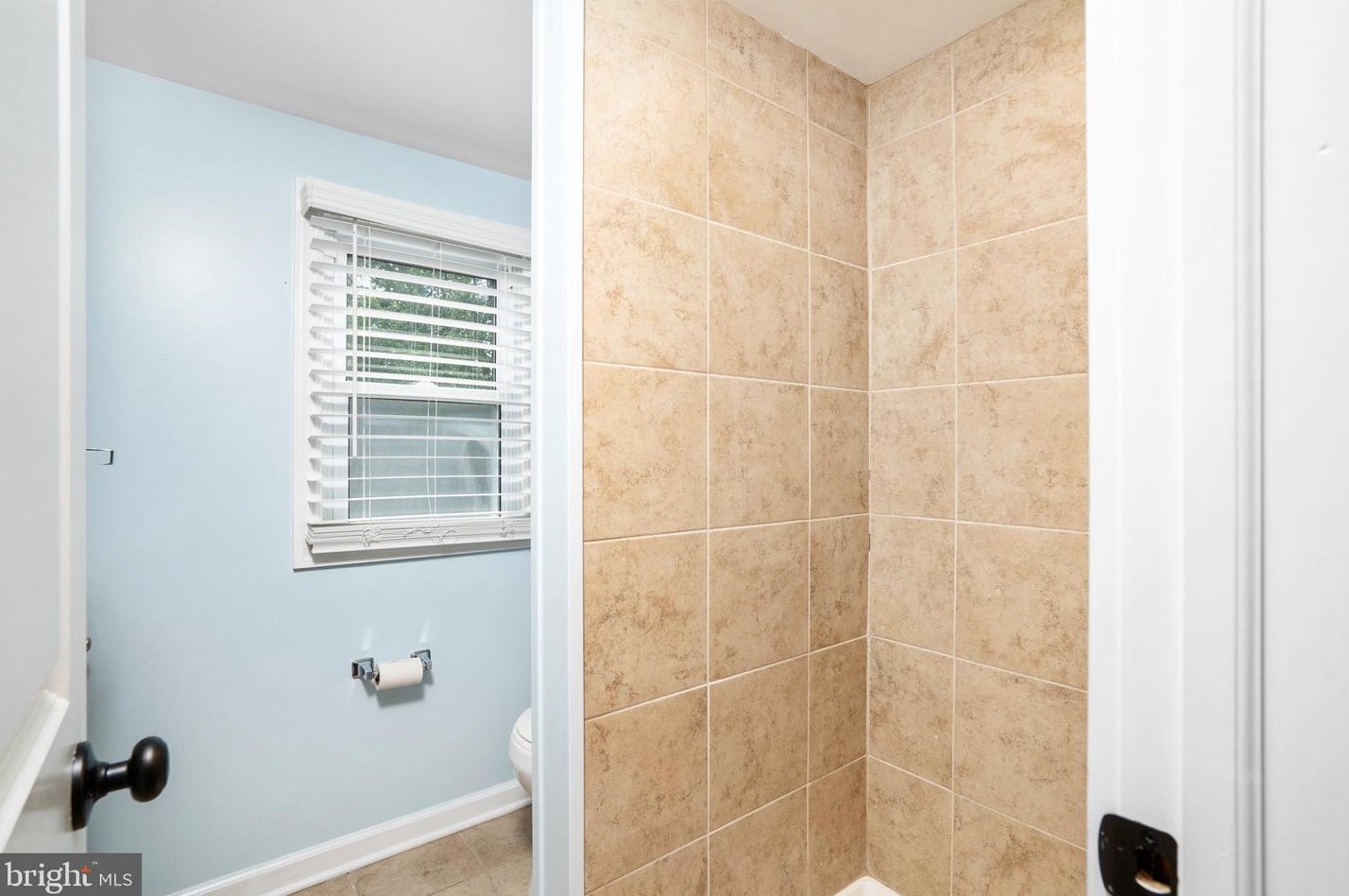 12 Grace Dr, Trenton NJ 08610-1723 exterior