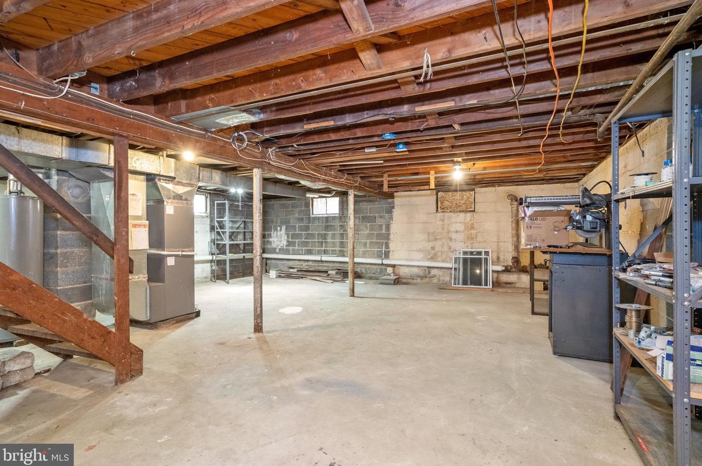 12 Grace Dr, Trenton NJ 08610-1723 exterior