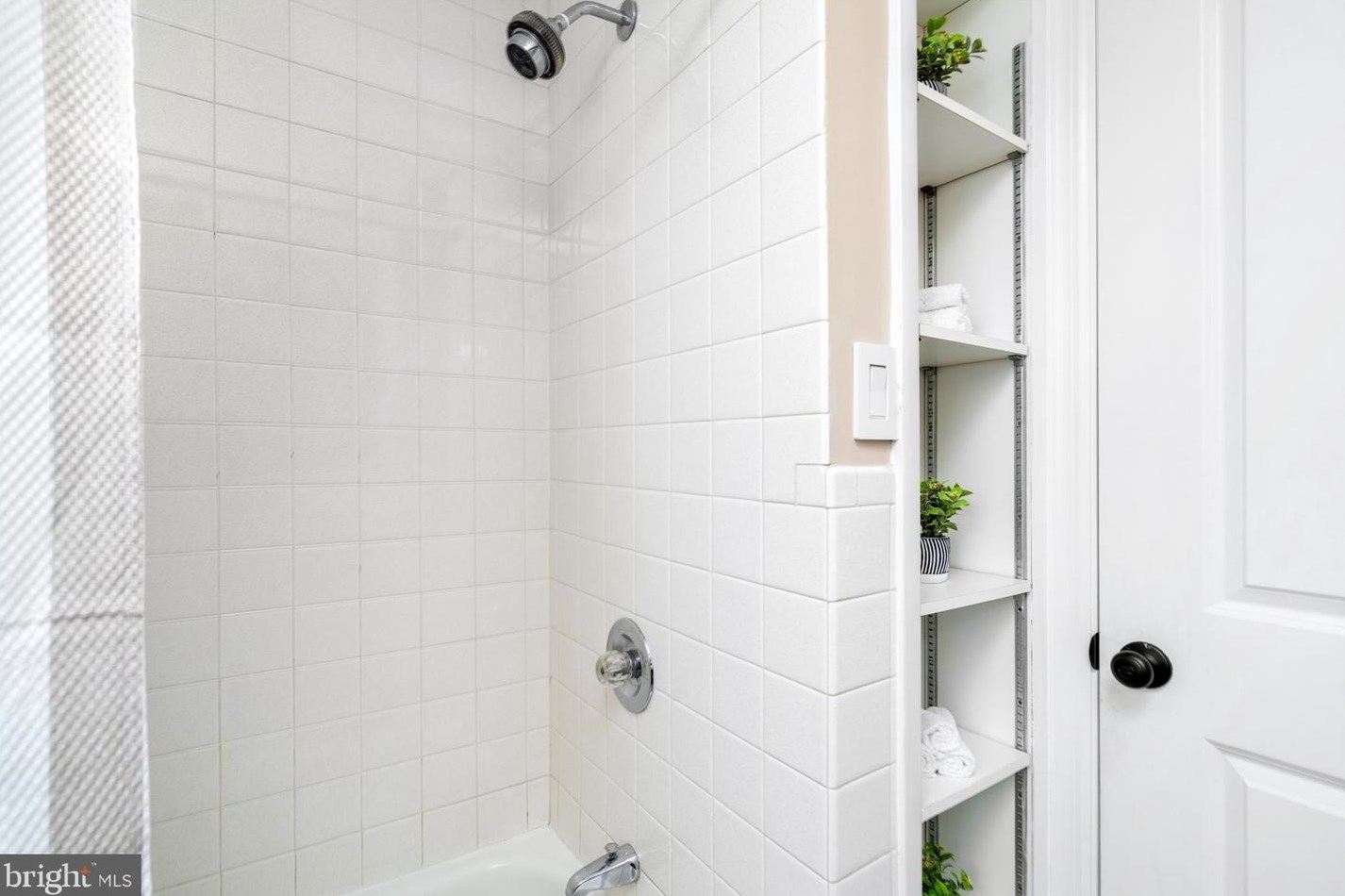 12 Grace Dr, Trenton NJ 08610-1723 exterior