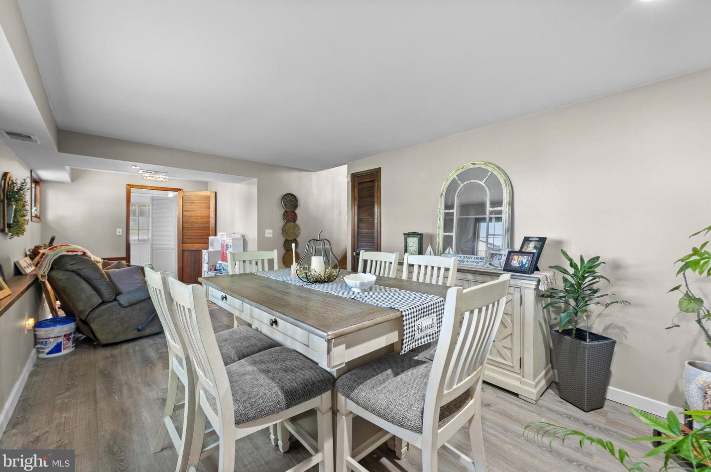 76 Sunnybrae Blvd, Trenton NJ 08620-1559 exterior