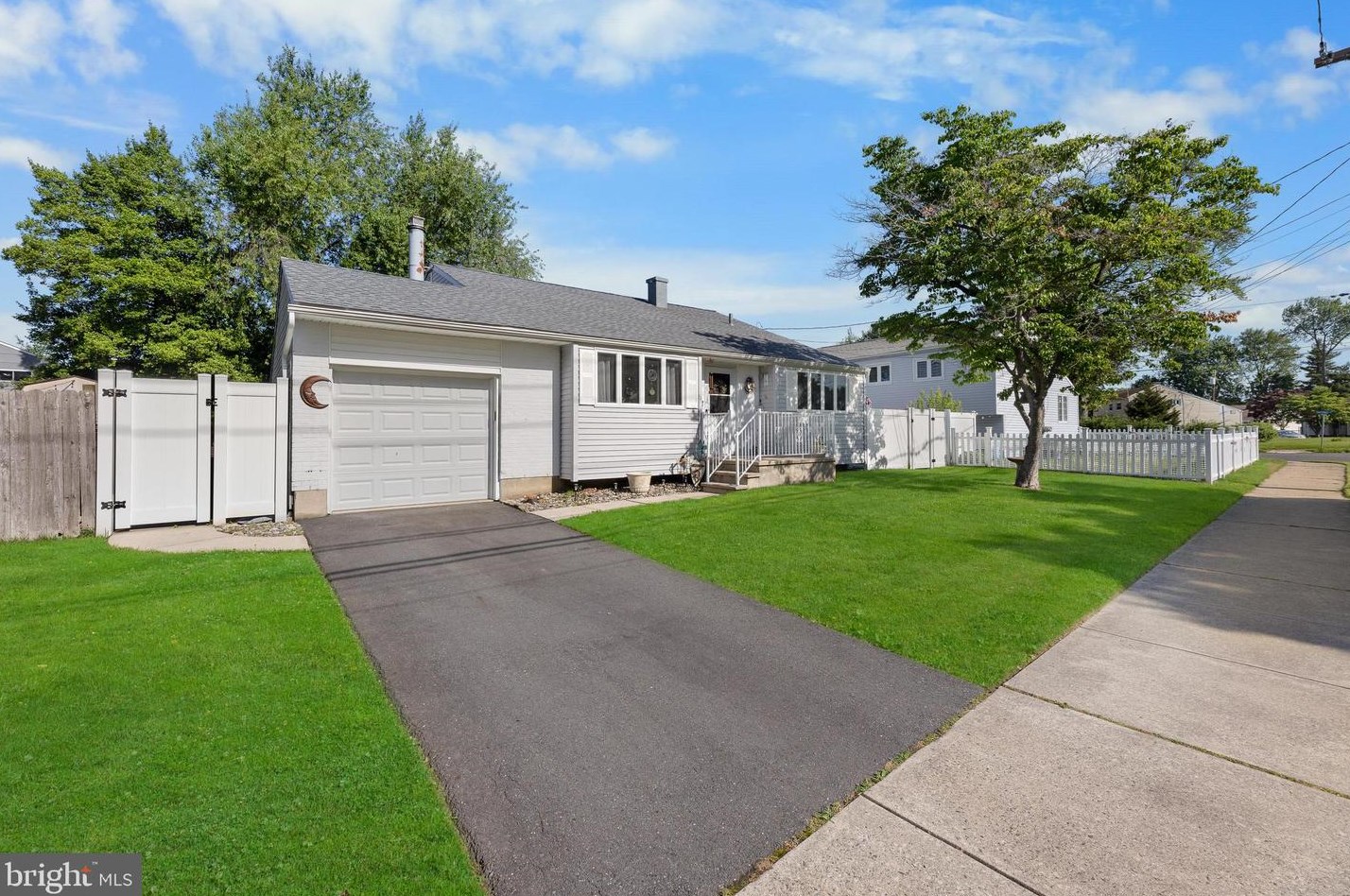 76 Sunnybrae Blvd, Trenton NJ 08620-1559 exterior