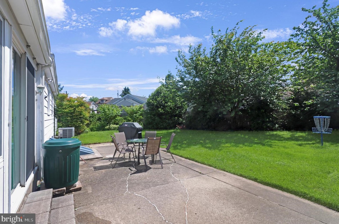 469 Fenwood Ave, Trenton NJ  08619-2573 exterior