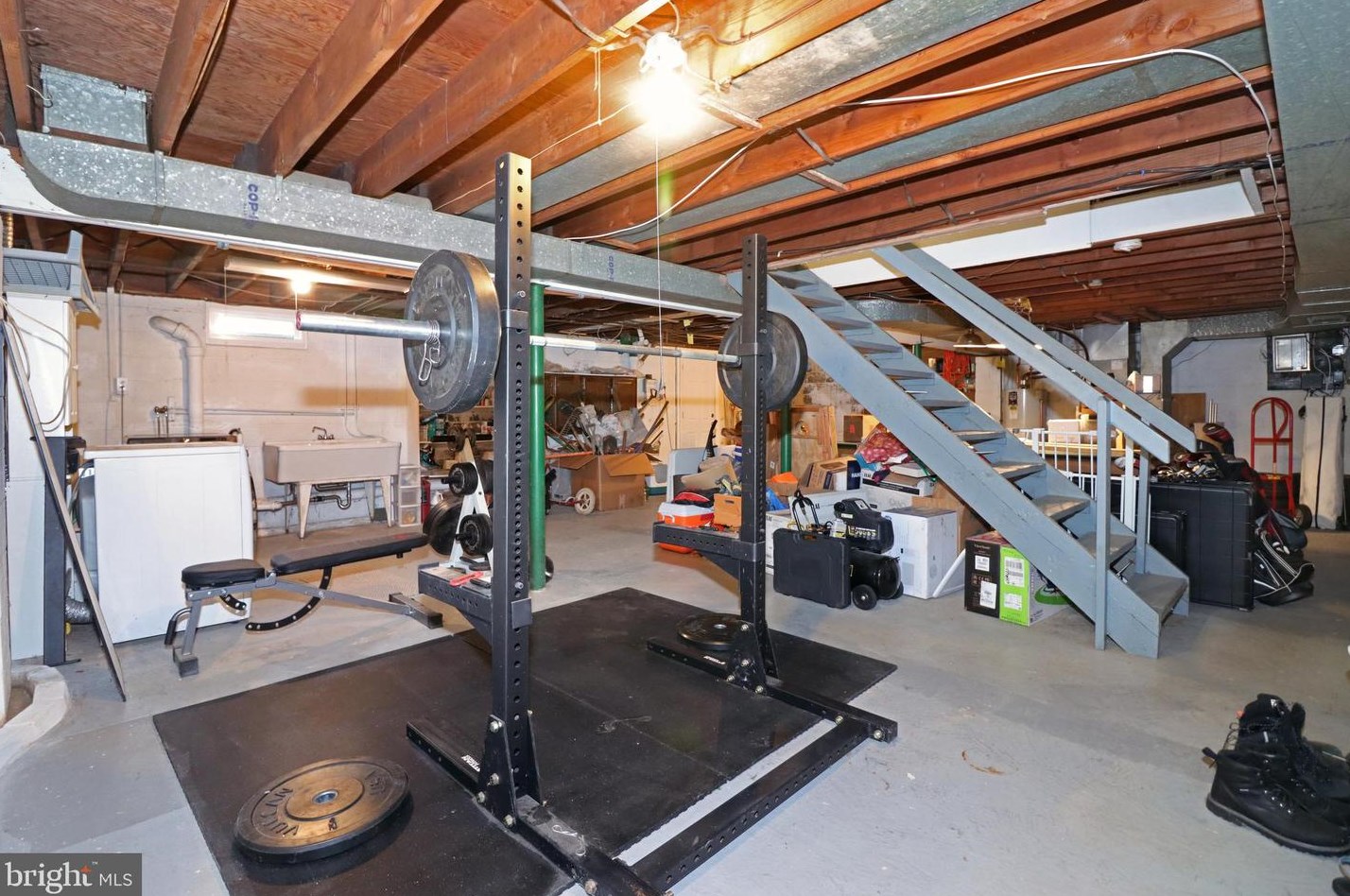 469 Fenwood Ave, Trenton NJ  08619-2573 exterior