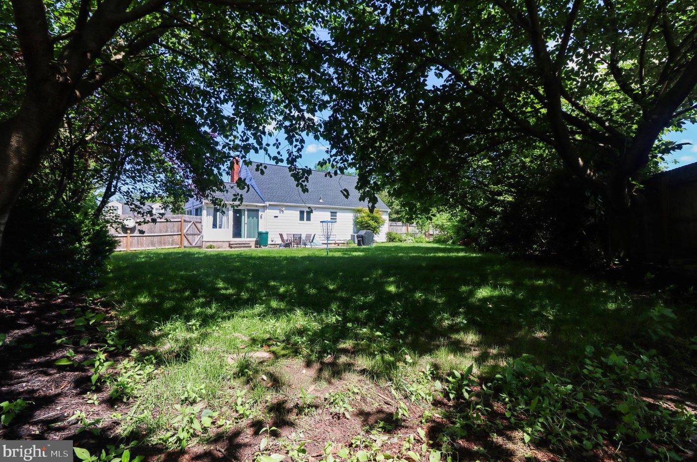 469 Fenwood Ave, Trenton NJ  08619-2573 exterior