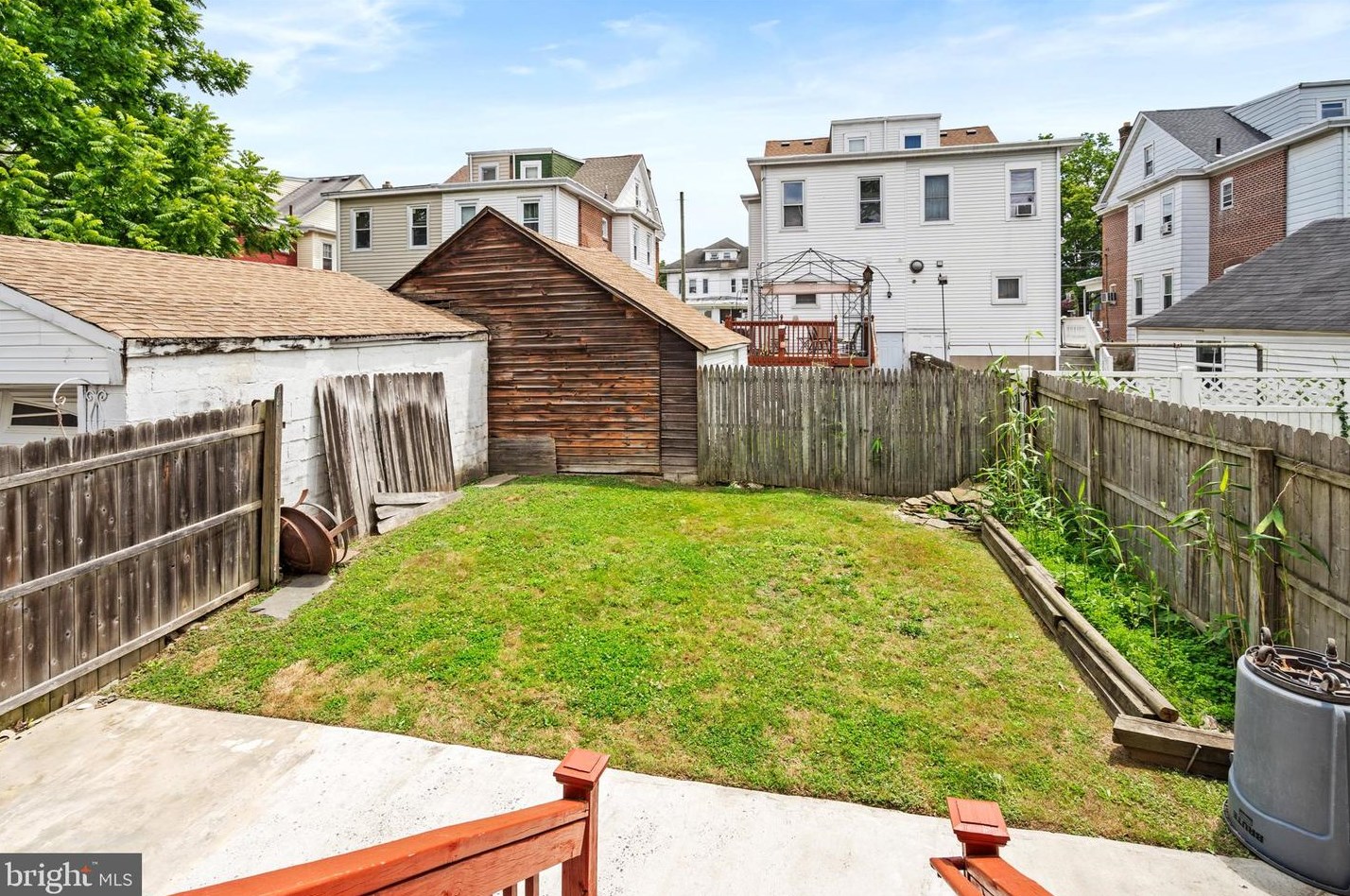 406 Beechwood Ave, Trenton NJ  08618-2524 exterior