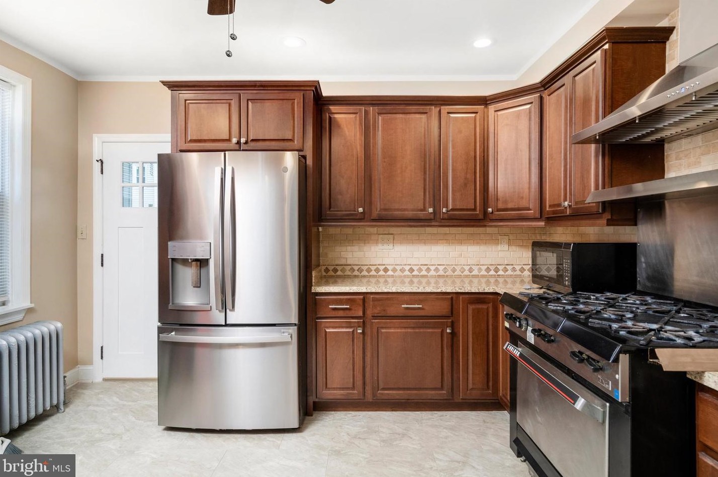 406 Beechwood Ave, Trenton NJ  08618-2524 exterior