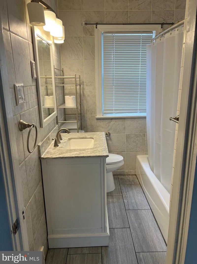 240 Darcy Ave, Trenton NJ 08629-1615 exterior