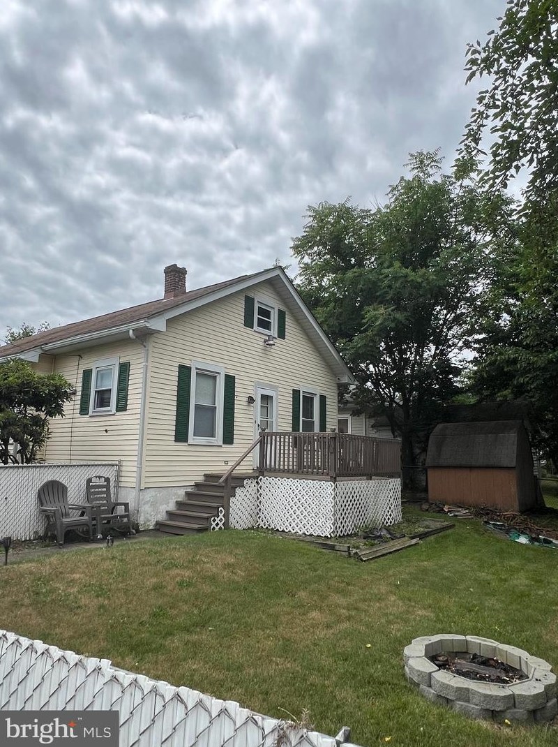 240 Darcy Ave, Trenton NJ 08629-1615 exterior