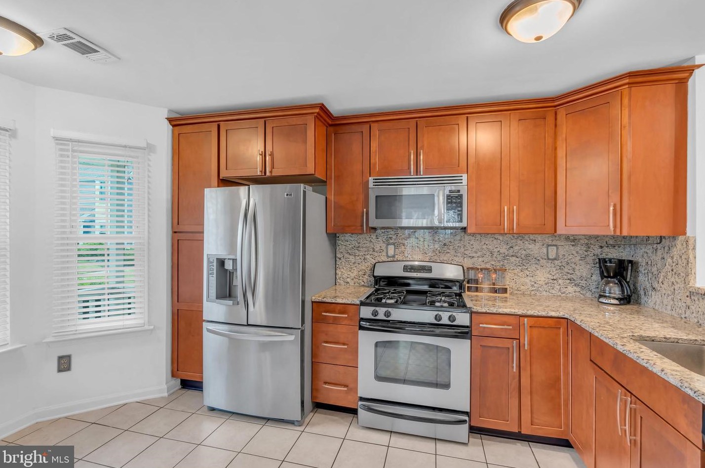 11 Hopkinson Ct, East Windsor NJ 08520-2725 exterior