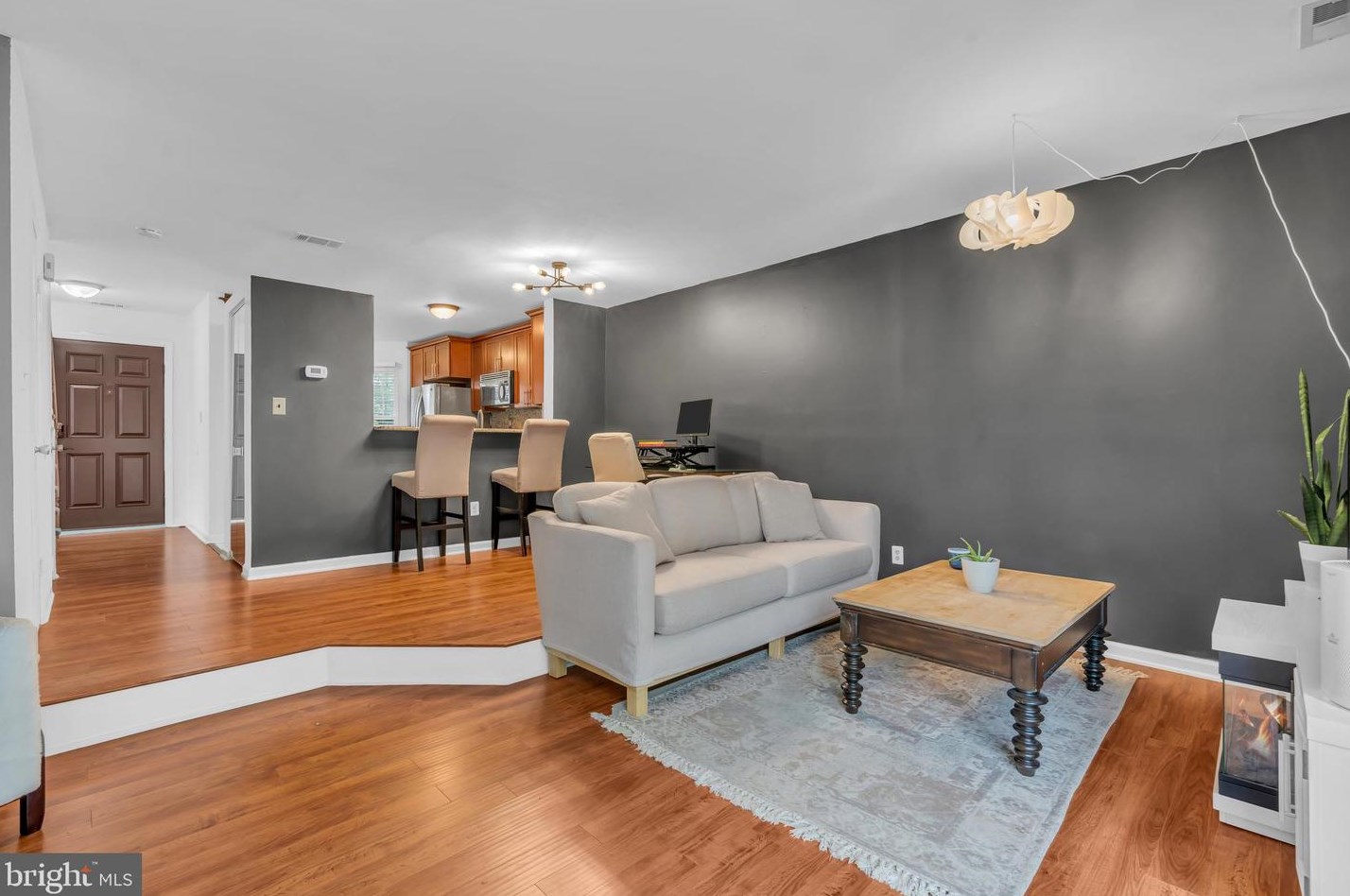 11 Hopkinson Ct, East Windsor NJ 08520-2725 exterior