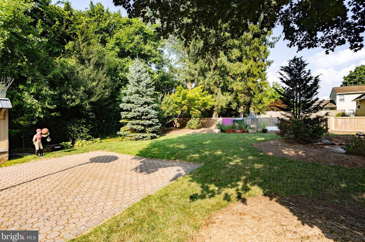 116 Susan Dr, Trenton NJ  08638-1557 exterior