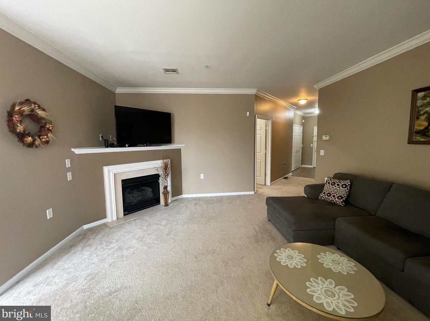 221 Masterson Ct, Trenton NJ  08618-1438 exterior
