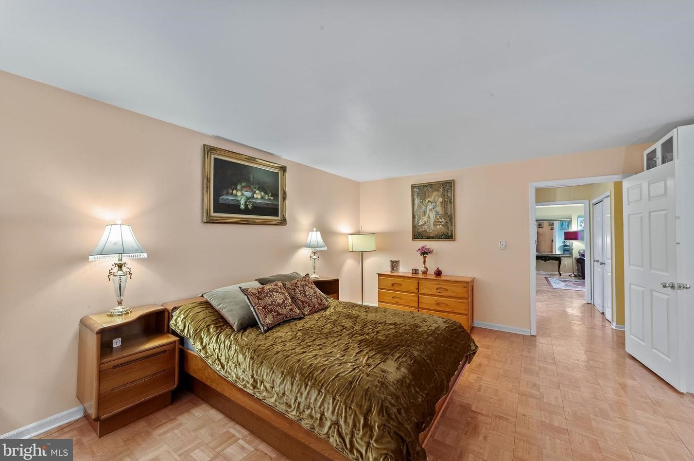 25 Exeter Ct, Princeton NJ 08540-7048 exterior