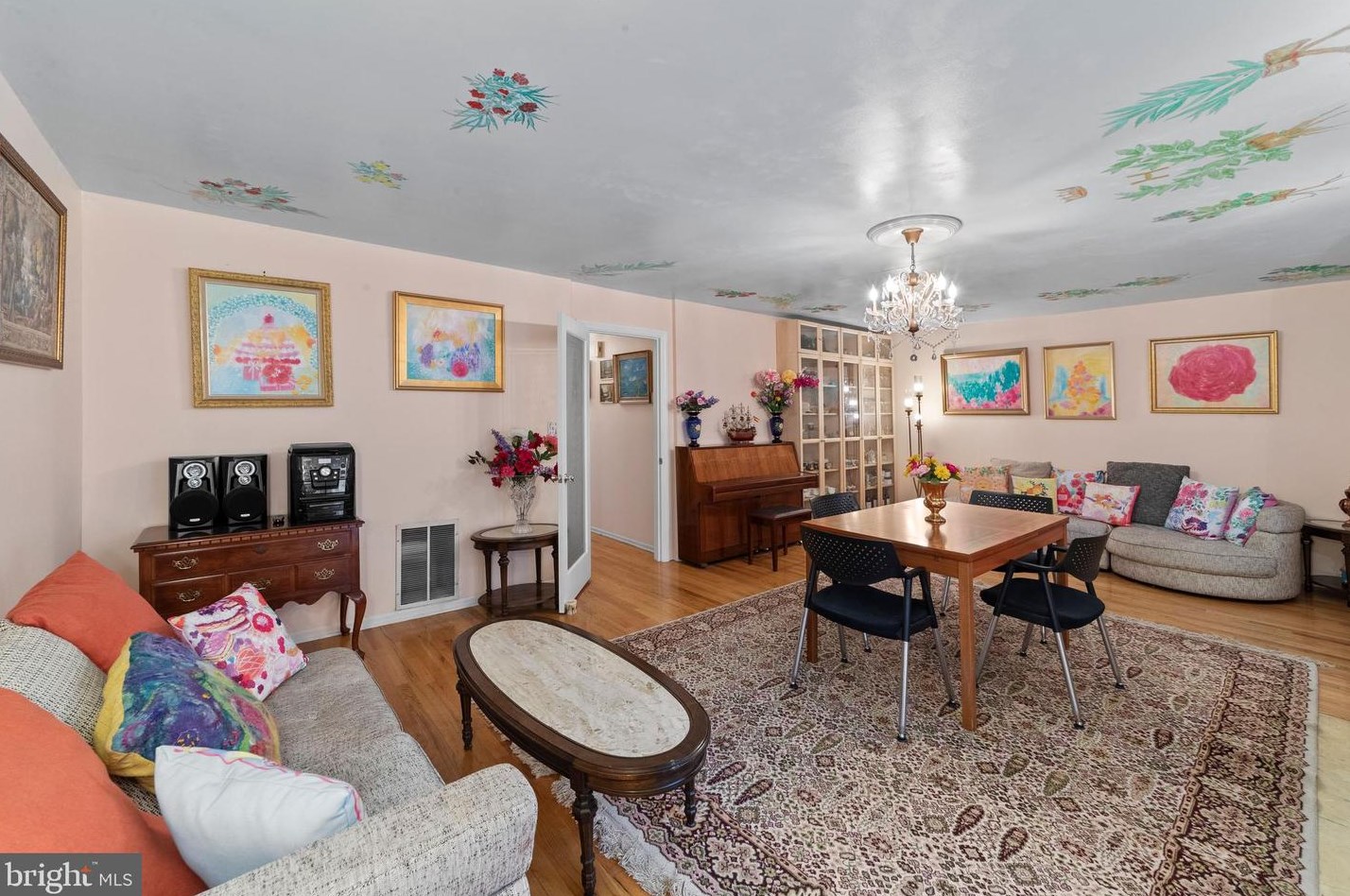 25 Exeter Ct, Princeton NJ 08540-7048 exterior