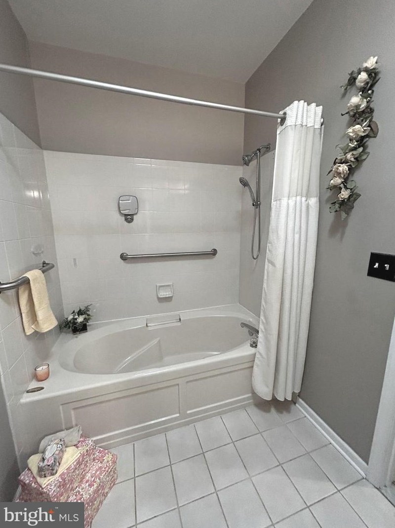 111 Kyle Way, Trenton NJ 08628-2523 exterior