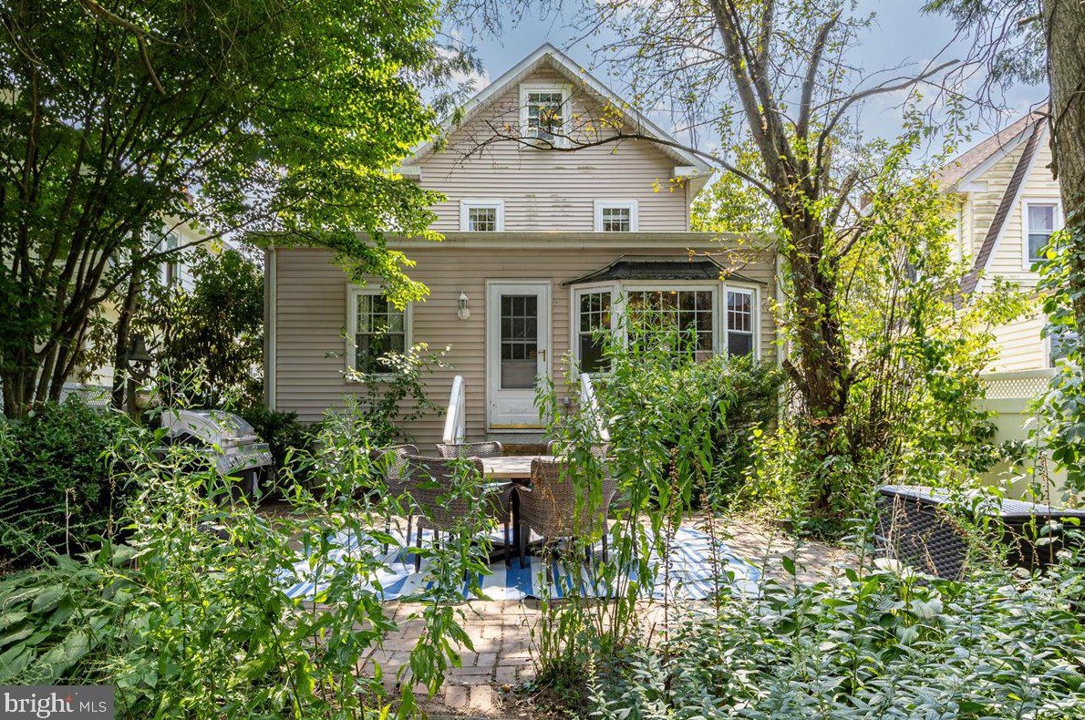 3016 Nottingham Way, Trenton NJ  08619-1843 exterior