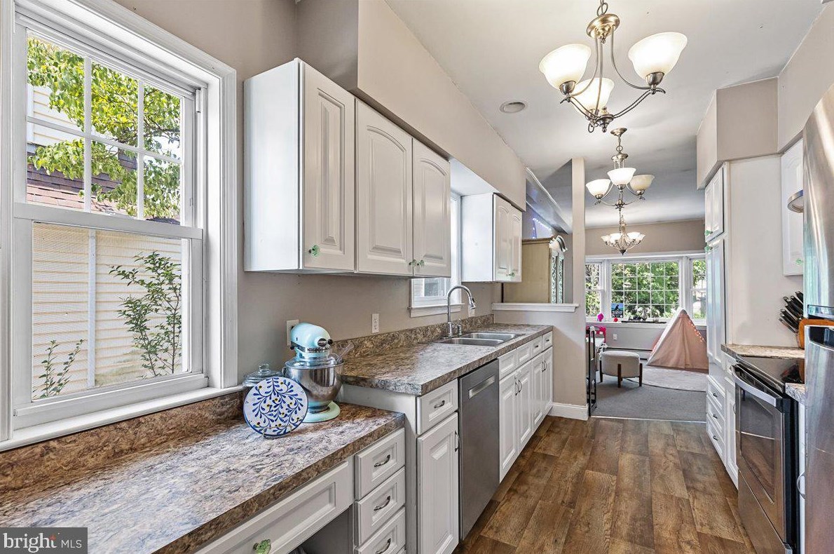 3016 Nottingham Way, Trenton NJ  08619-1843 exterior