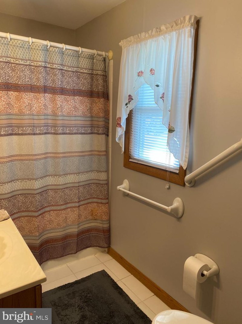 1815 Hamilton Ave, Trenton NJ 08609-2720 exterior