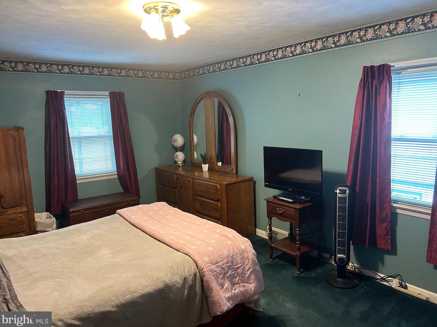 1815 Hamilton Ave, Trenton NJ 08609-2720 exterior