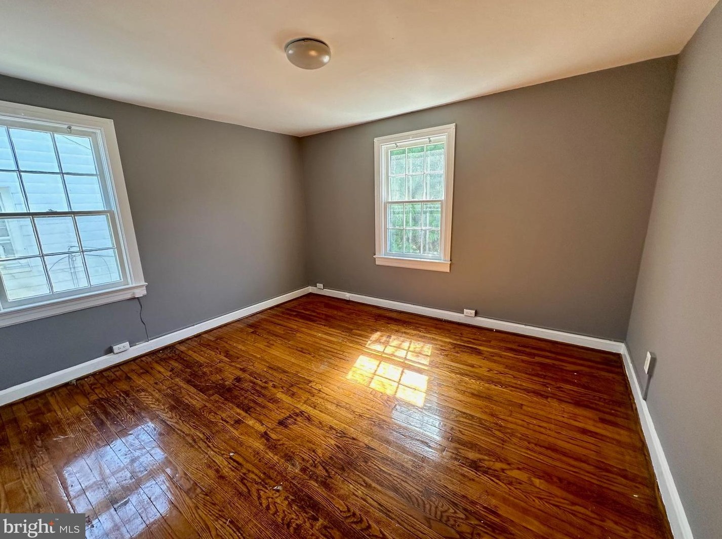 732 Parkway Ave, Trenton NJ 08618-2749 exterior