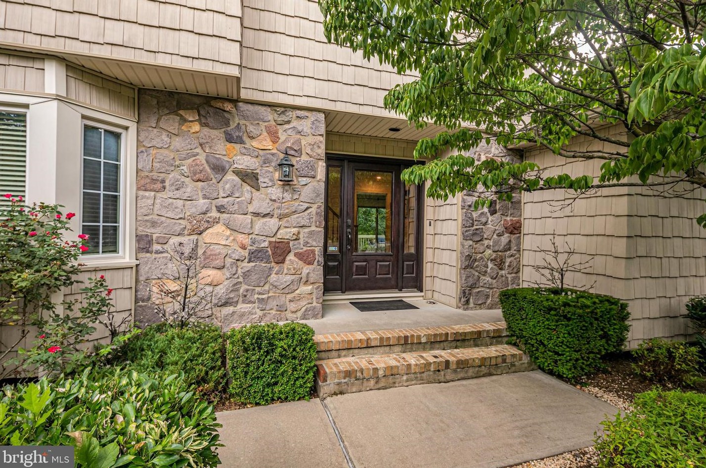 30 Laurel Wood Dr, Trenton NJ  08648-1000 exterior