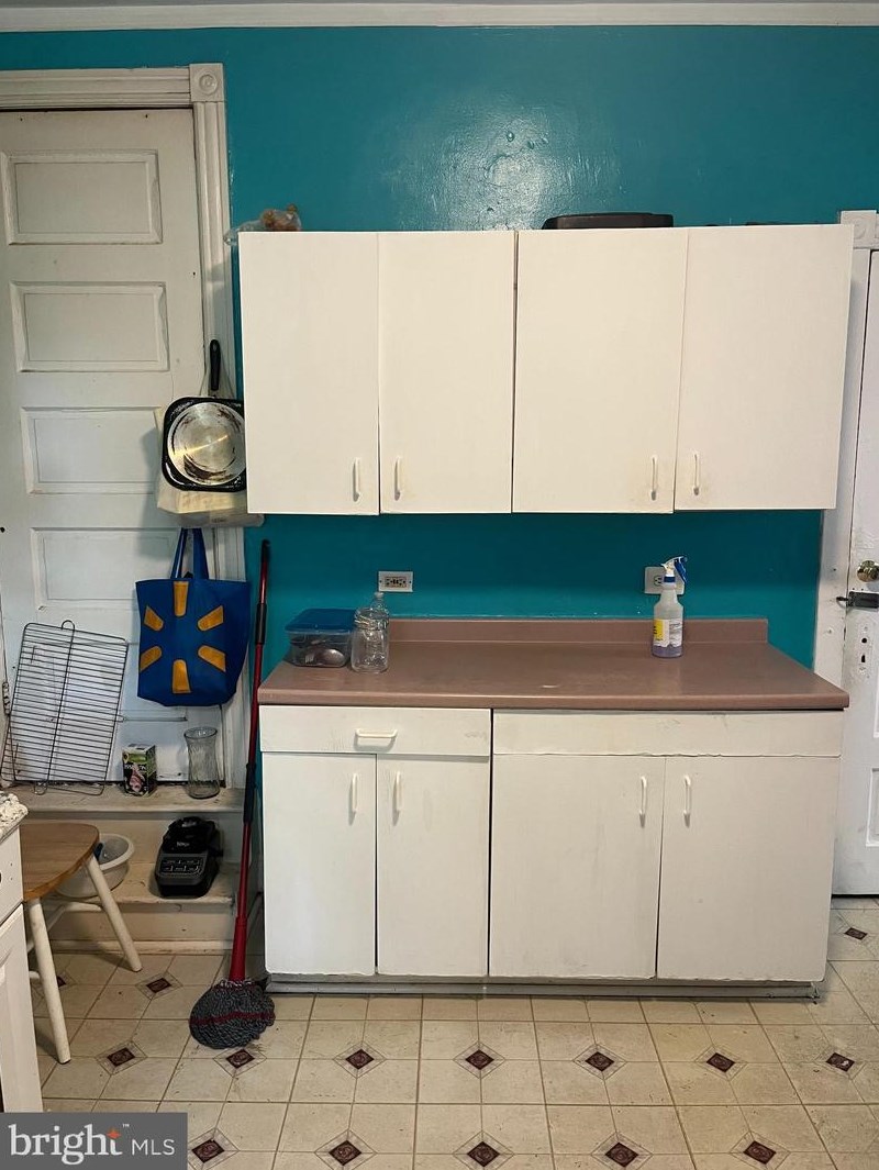 460 Hamilton Ave, Trenton NJ 08609-2709 exterior