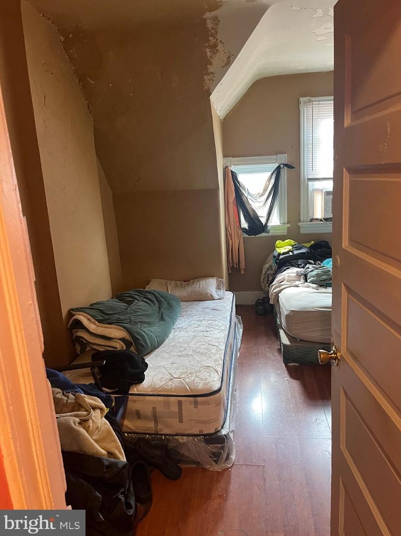 460 Hamilton Ave, Trenton NJ 08609-2709 exterior