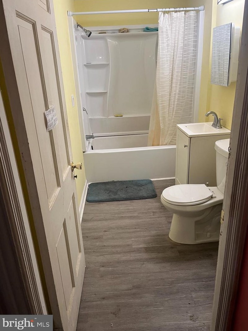 460 Hamilton Ave, Trenton NJ 08609-2709 exterior