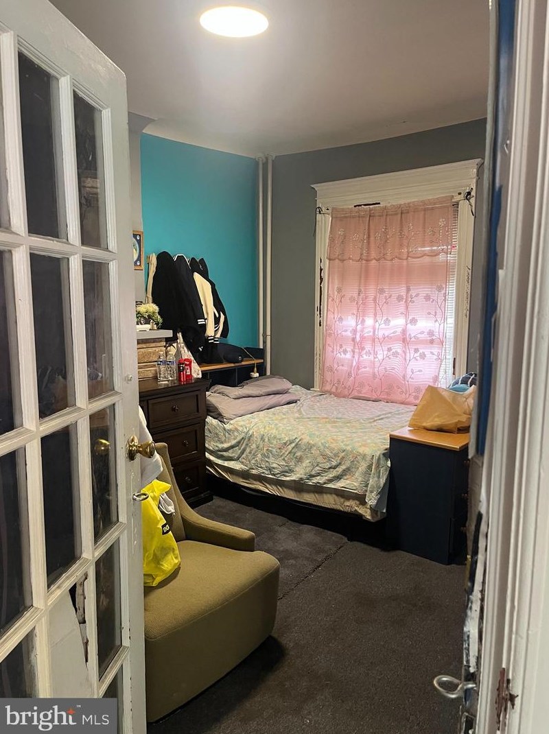 460 Hamilton Ave, Trenton NJ 08609-2709 exterior