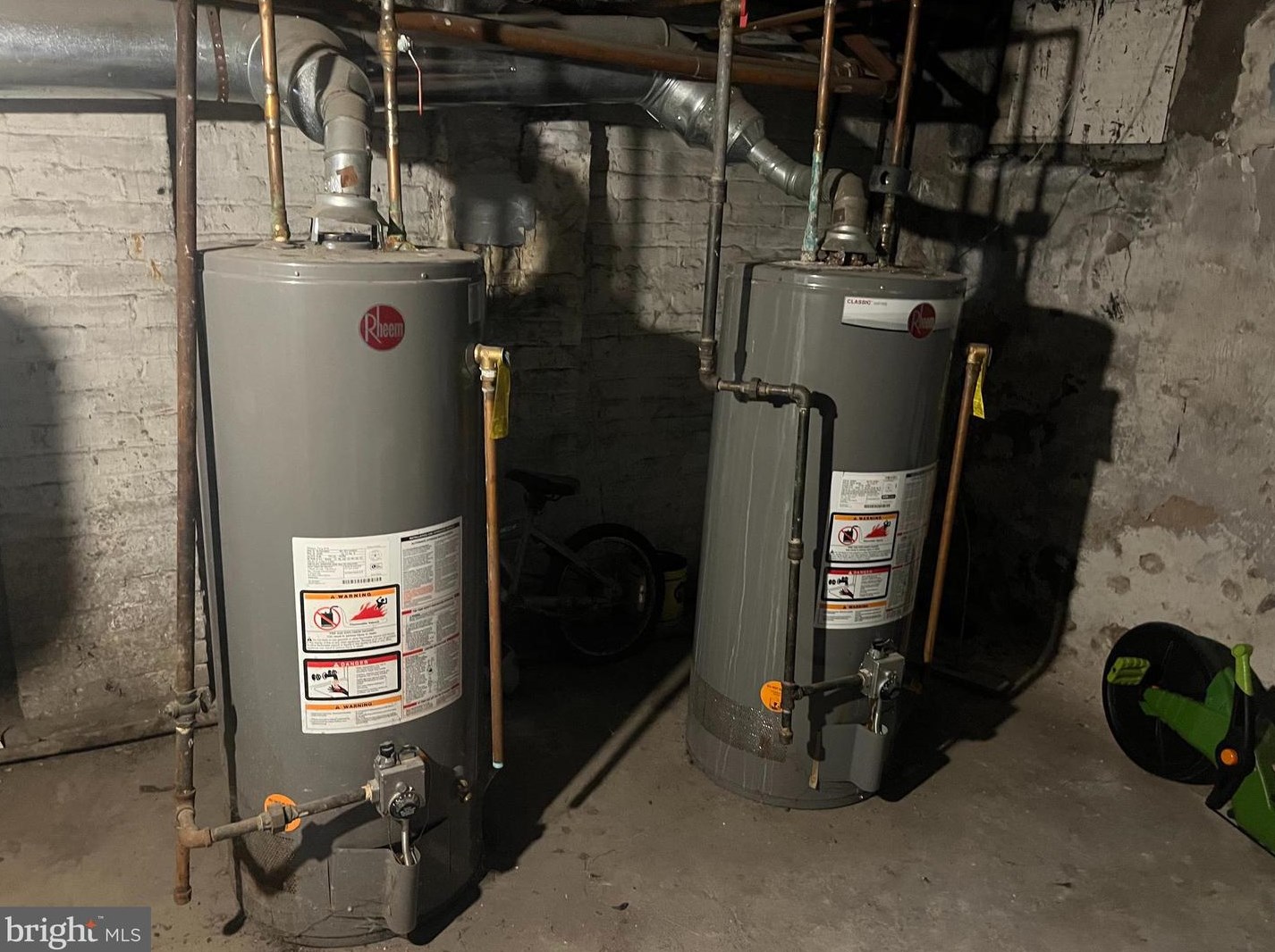 460 Hamilton Ave, Trenton NJ 08609-2709 exterior