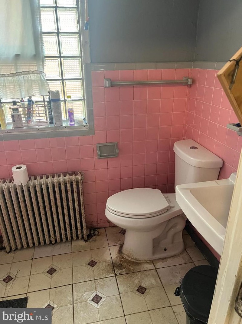 460 Hamilton Ave, Trenton NJ 08609-2709 exterior