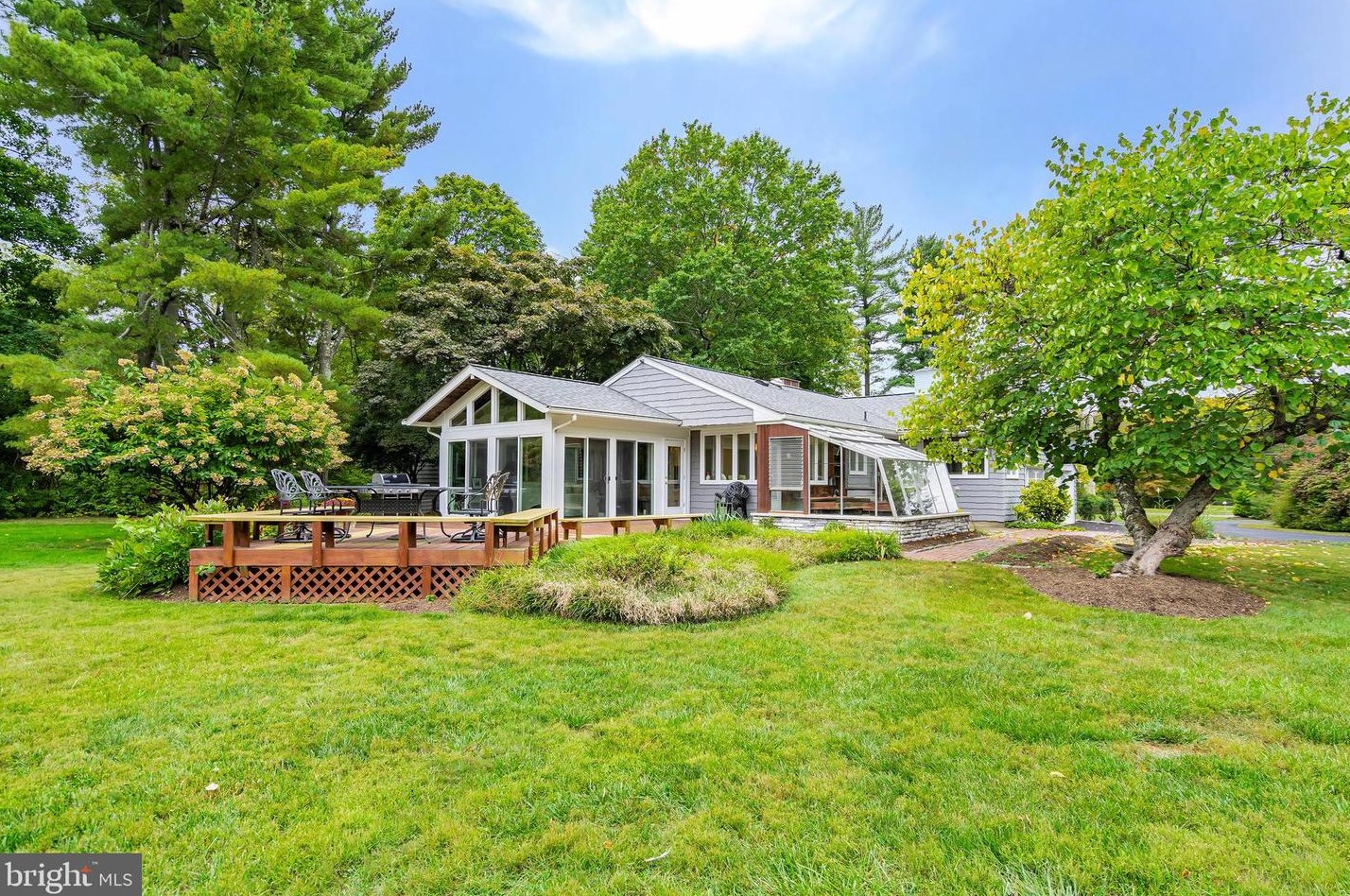 160 Carter Rd, Princeton NJ 08540-2103 exterior