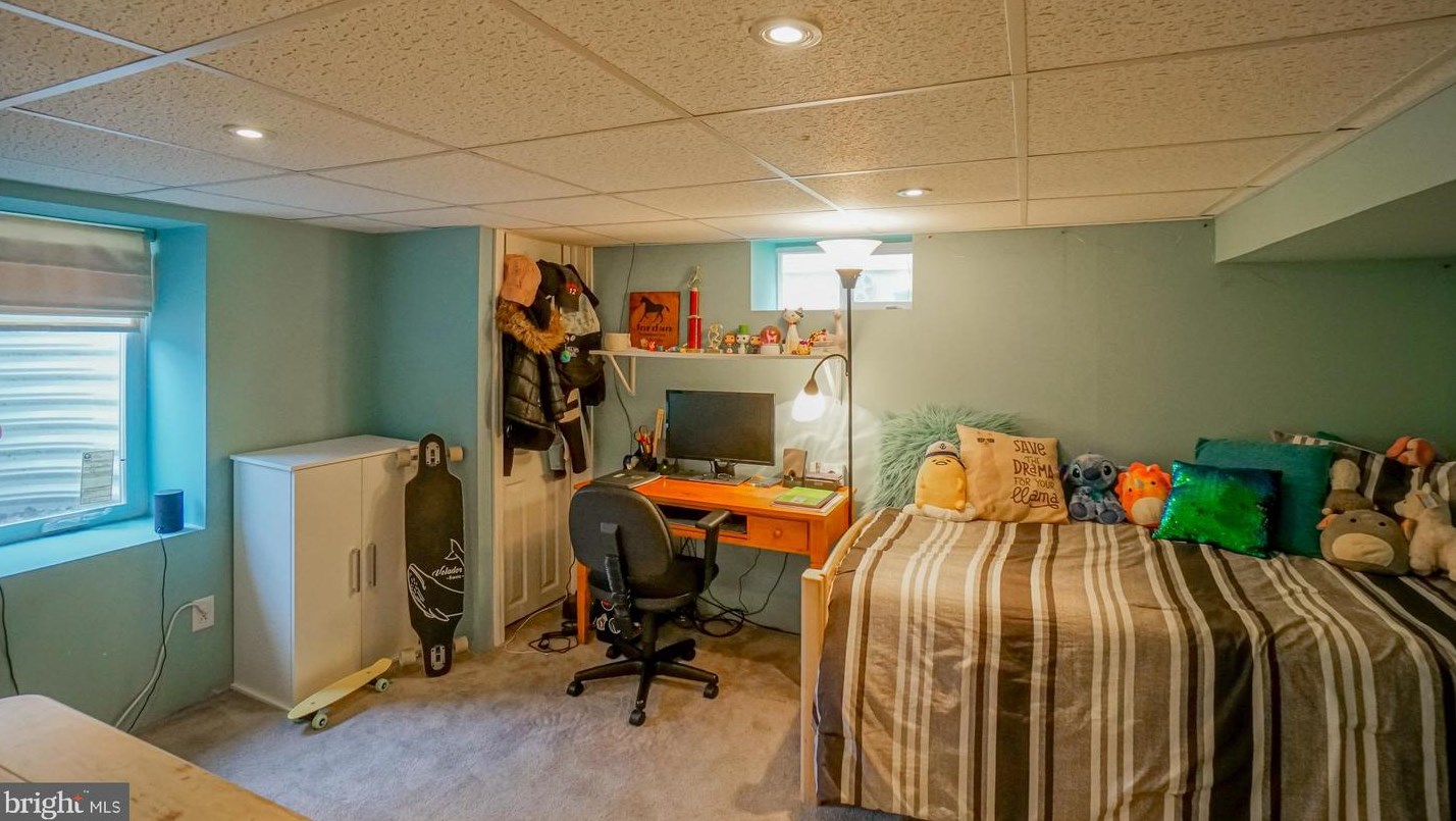 234 Fenwood Ave, Trenton NJ 08619-2570 exterior