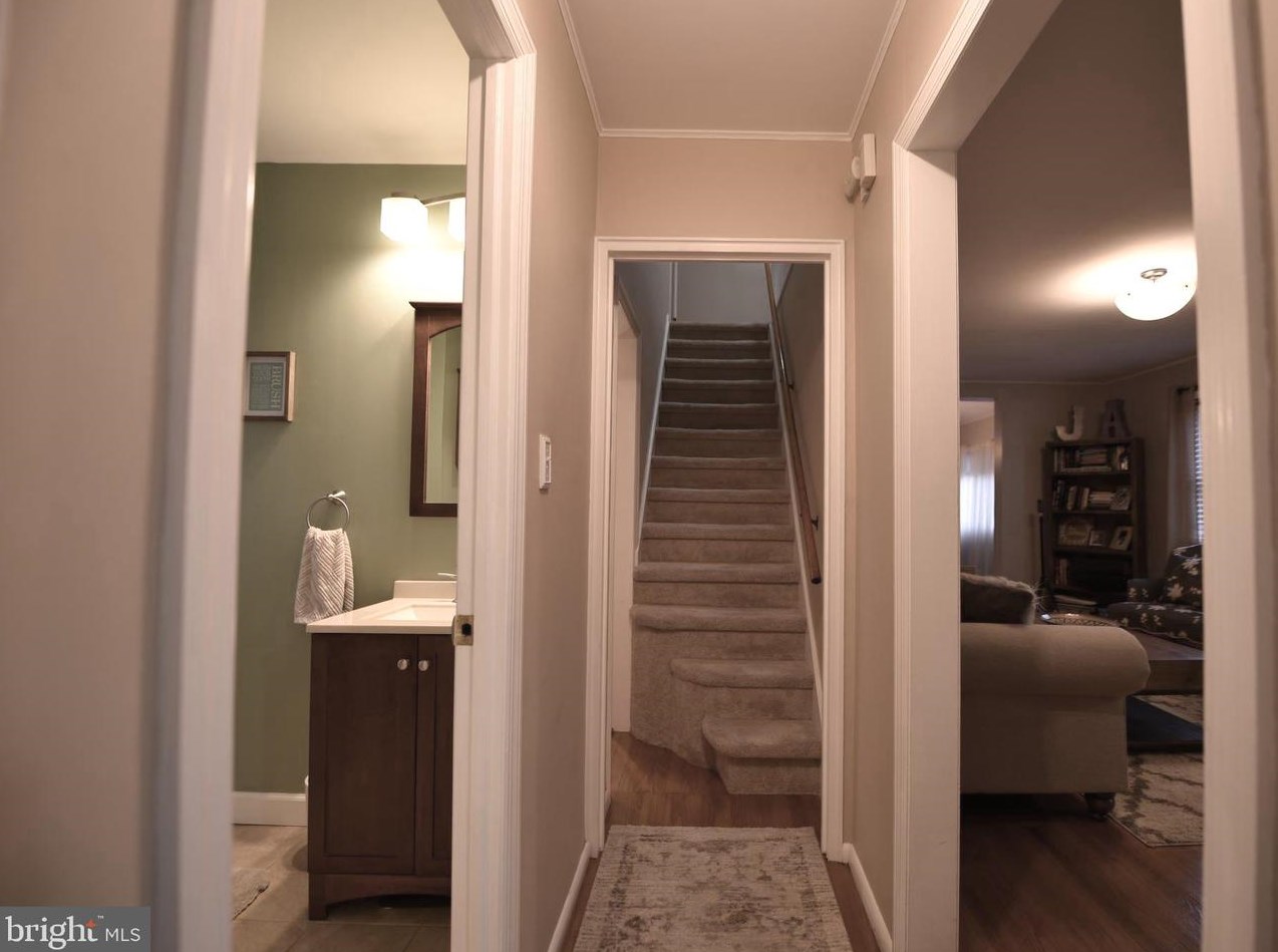 17 Maguire Rd, Trenton NJ 08690-1608 exterior