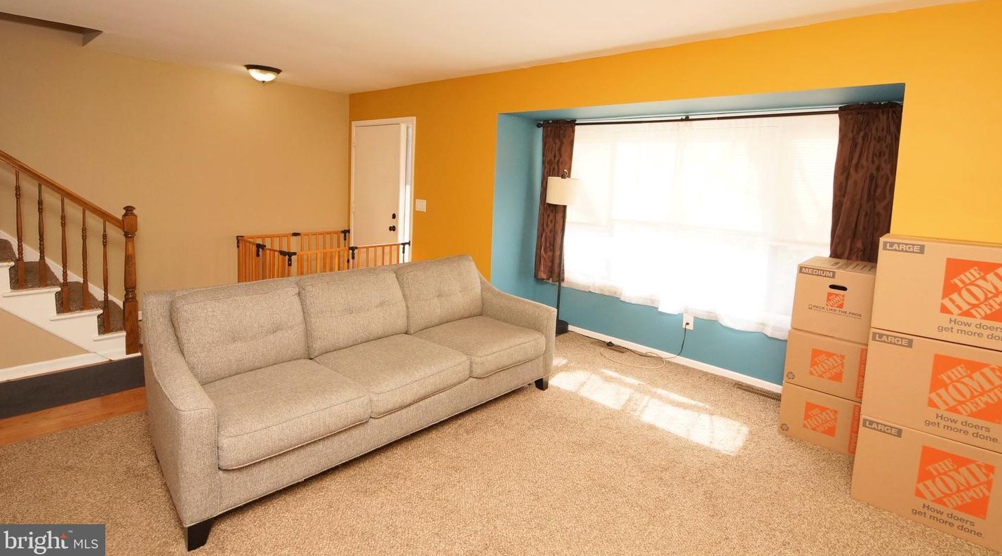 844 Jamestown Rd, East Windsor NJ 08520-5644 exterior