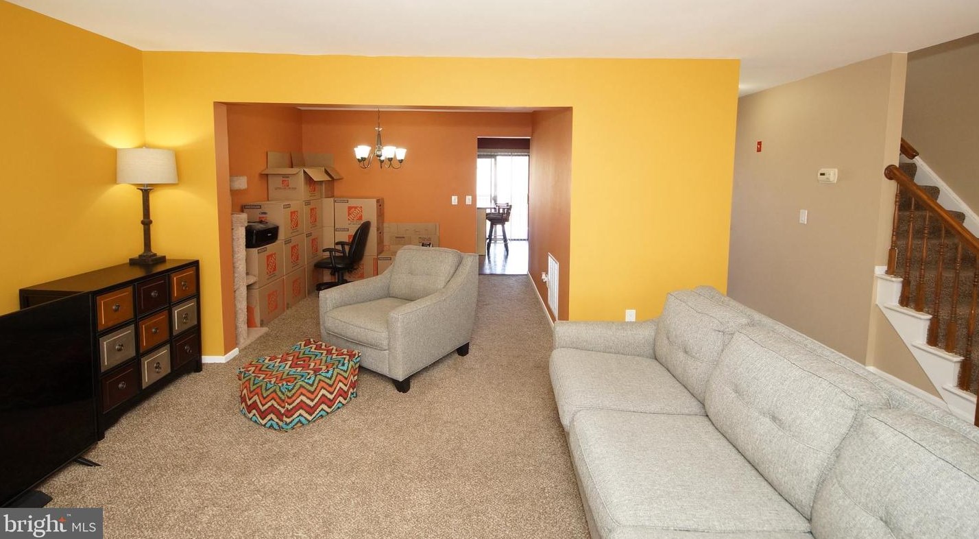 844 Jamestown Rd, East Windsor NJ 08520-5644 exterior