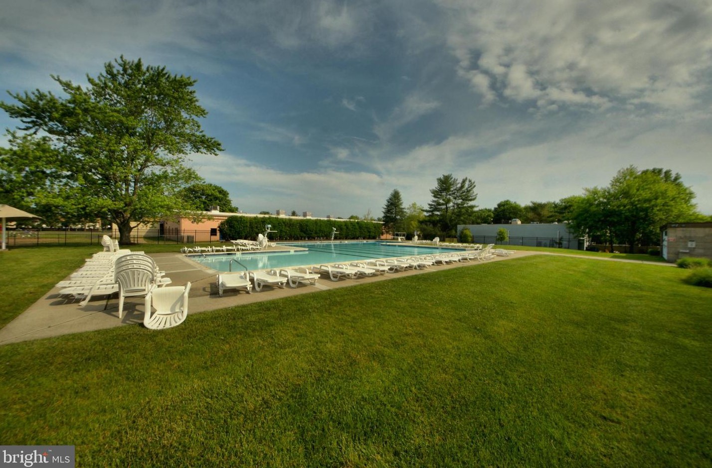 844 Jamestown Rd, East Windsor NJ 08520-5644 exterior