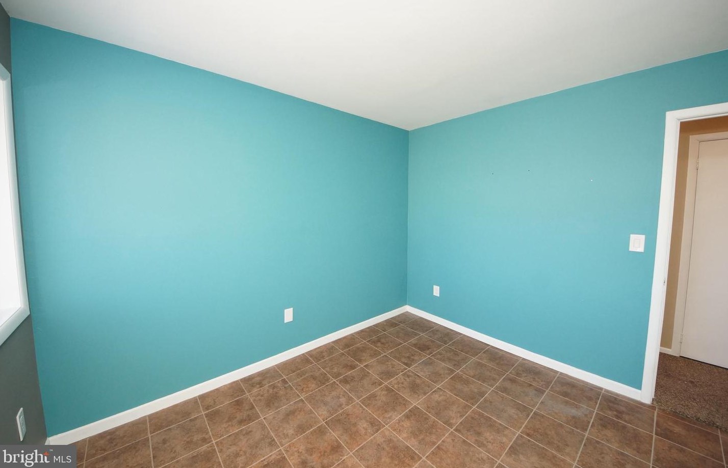 844 Jamestown Rd, East Windsor NJ 08520-5644 exterior