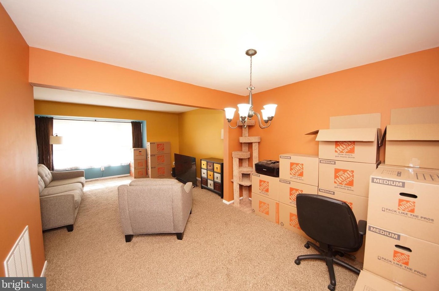 844 Jamestown Rd, East Windsor NJ 08520-5644 exterior