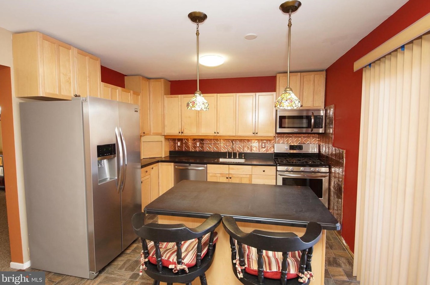 844 Jamestown Rd, East Windsor NJ 08520-5644 exterior