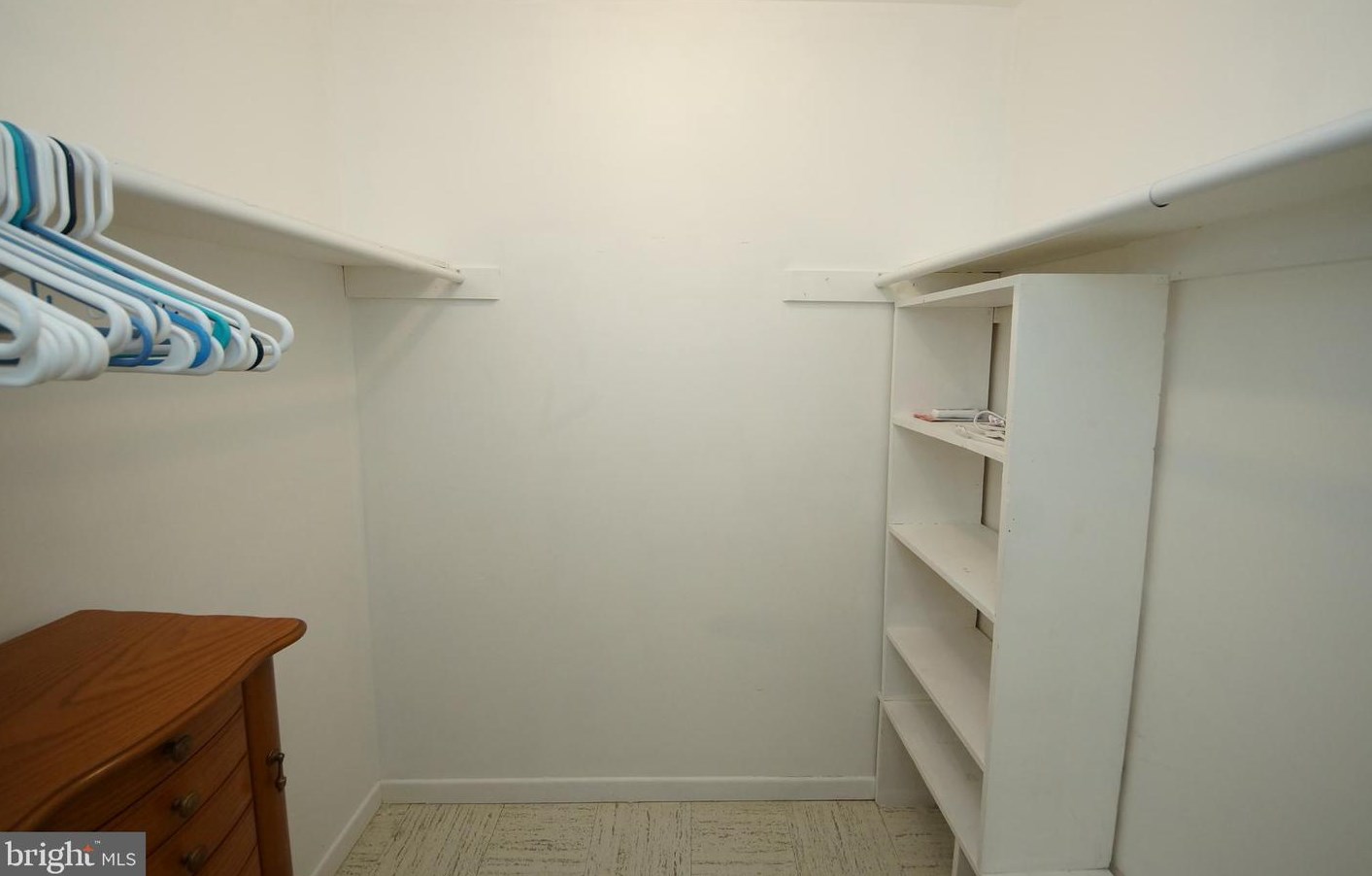 844 Jamestown Rd, East Windsor NJ 08520-5644 exterior