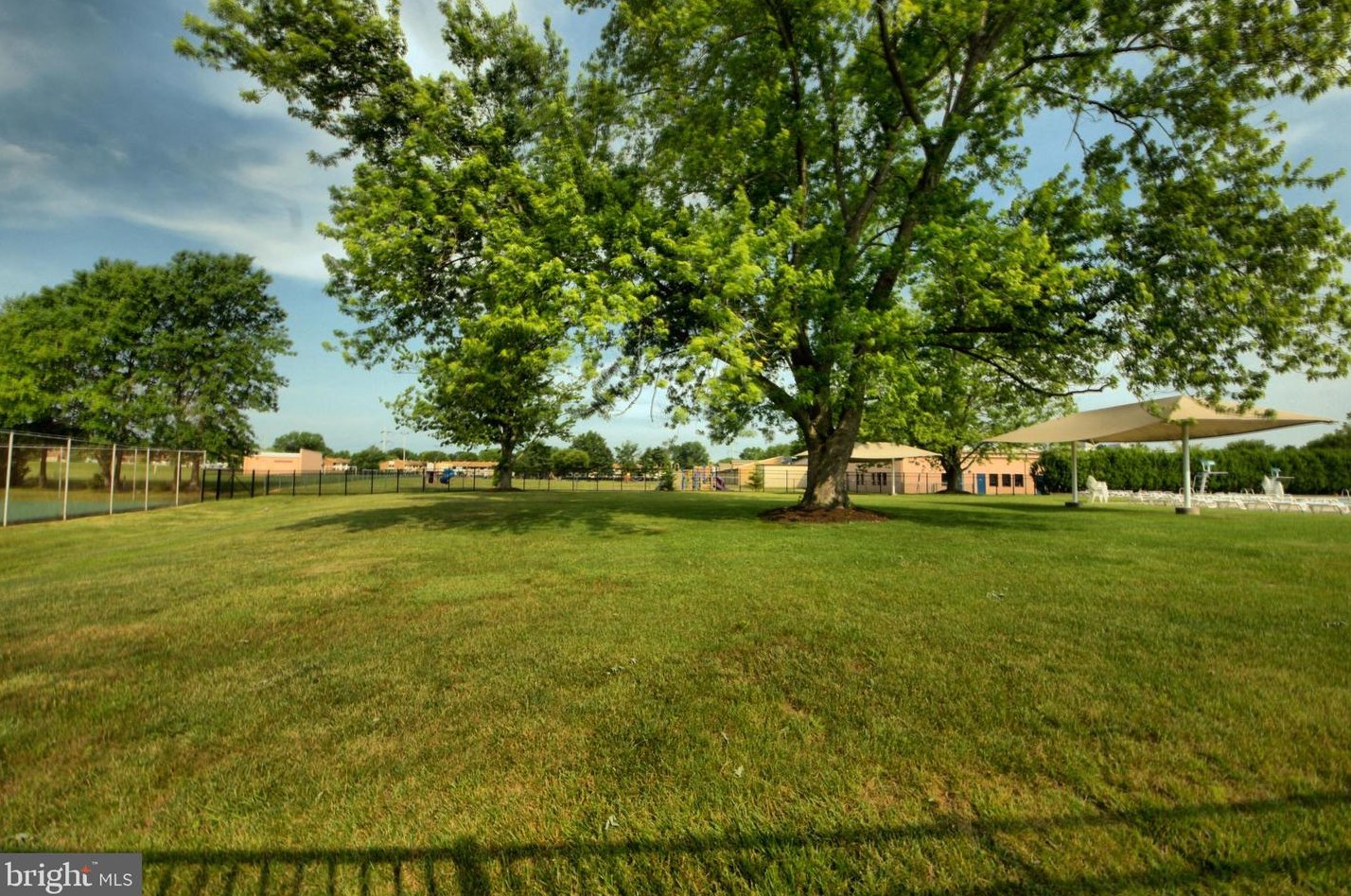 159 Henderson Pl, East Windsor NJ  08520-5708 exterior