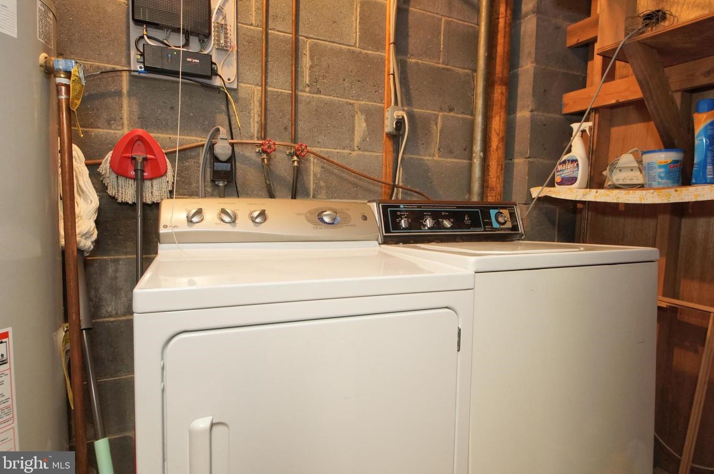 159 Henderson Pl, East Windsor NJ  08520-5708 exterior